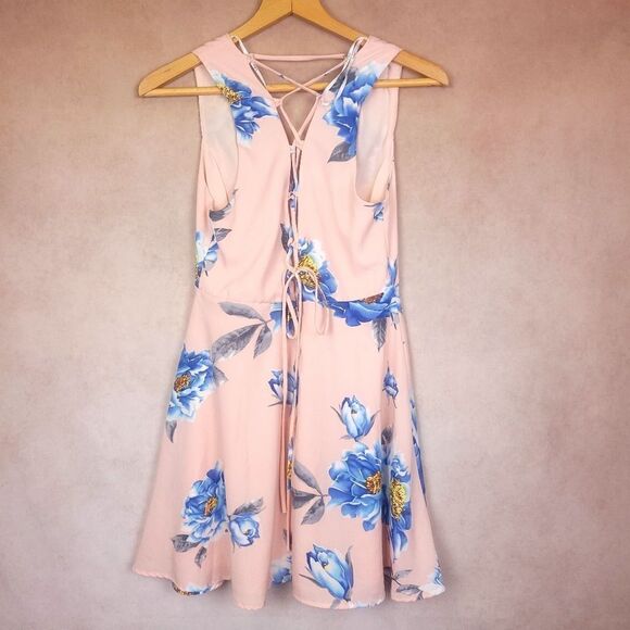 Lulus Lace Up Back Skater Dress Pink Blue Floral Size Small - Picture 8 of 8